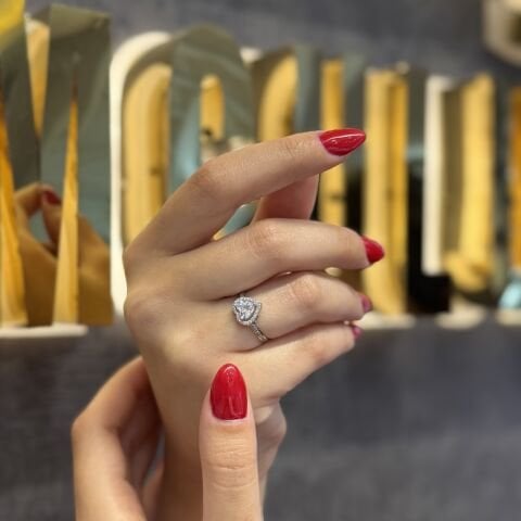 Akbaş Kuyumculuk 14 Ayar Altın kalpli baget beyaz  kadın yüzüğü modeli