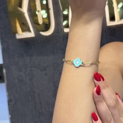 Akbaş Kuyumculuk 14 Ayar Altın yonca renkli  kadın bileklik modeli